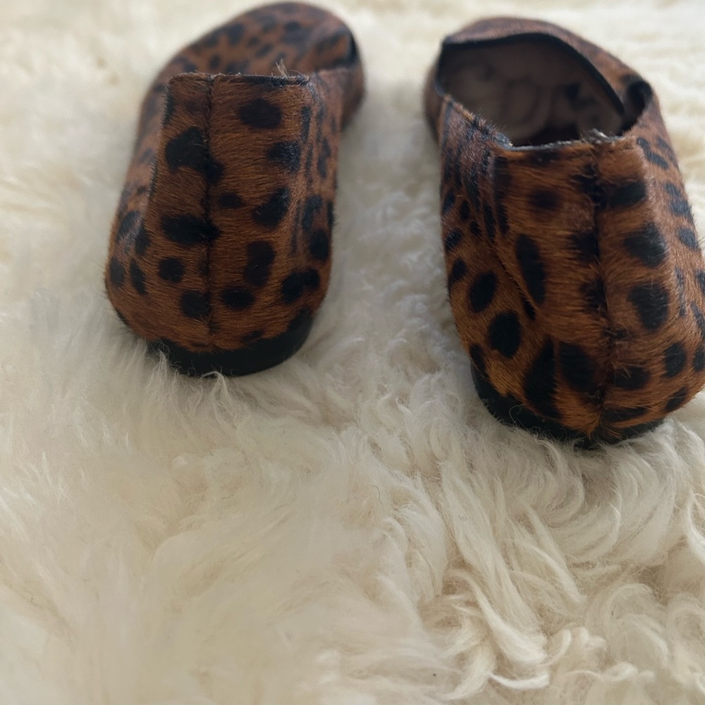 Veronica Beard Leopard Print Pointed Flats in Brown and Black - Picture 4 of 8